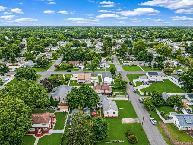 21 Cherokee Drive, Bay Shore, NY 11706