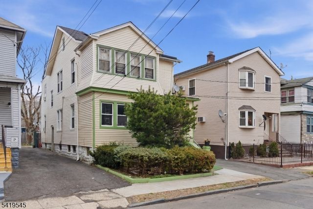 180 Berkshire Pl, Irvington Twp., NJ 07111