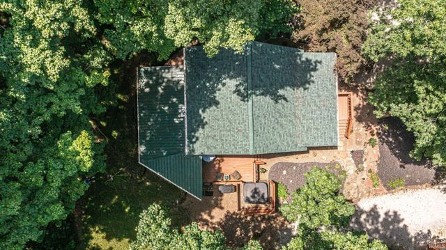 10388 Wagon Trail, Birdseye, IN 47513