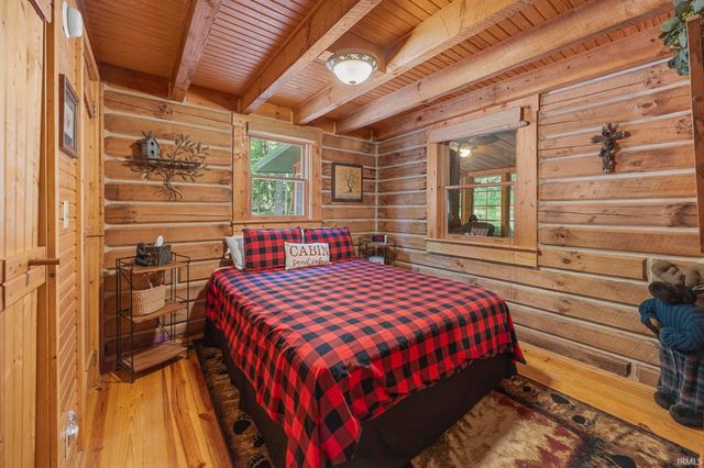 10388 Wagon Trail, Birdseye, IN 47513