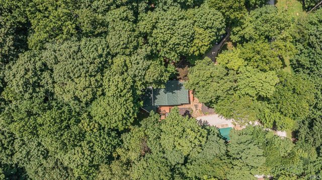 10388 Wagon Trail, Birdseye, IN 47513
