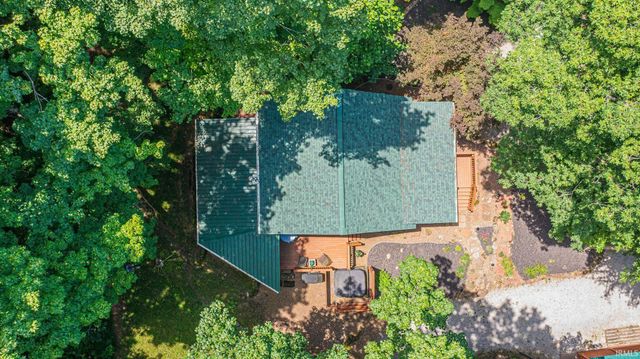 10388 Wagon Trail, Birdseye, IN 47513