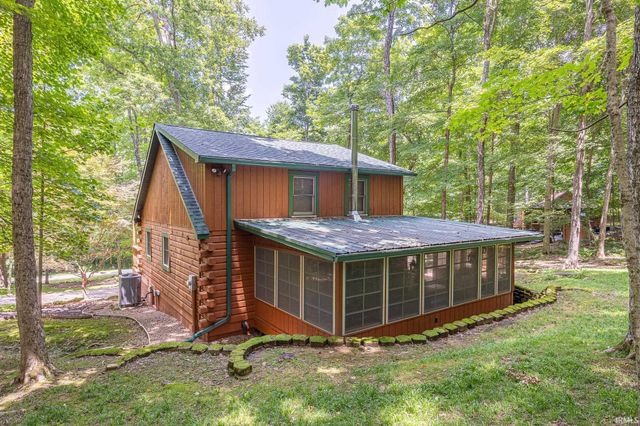 10388 Wagon Trail, Birdseye, IN 47513