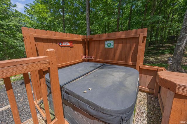 10388 Wagon Trail, Birdseye, IN 47513