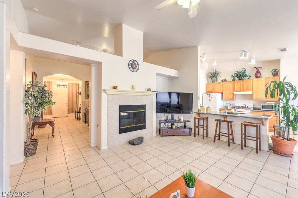 8628 Highland View Avenue, Las Vegas, NV 89145 — photo 2