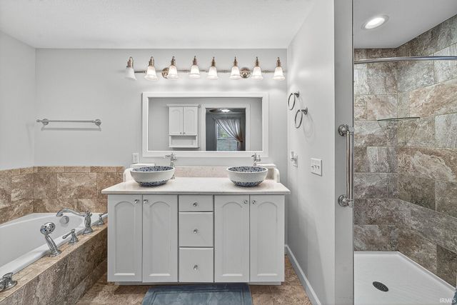 2225 Treys Trail, Mishawaka, IN 46545