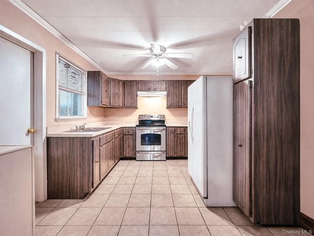 246 15th, West Babylon, NY 11704