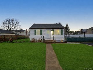 246 15th, West Babylon, NY 11704