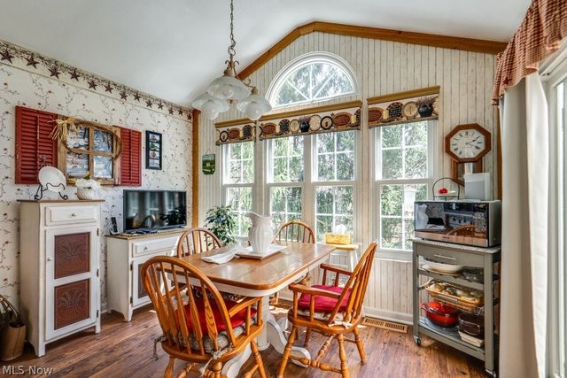 7559 Chandler Court, Sagamore Hills, OH 44067