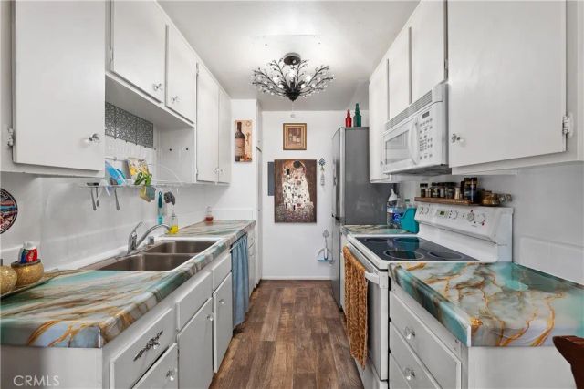 5460 White Oak Avenue G307, Encino, CA 91316