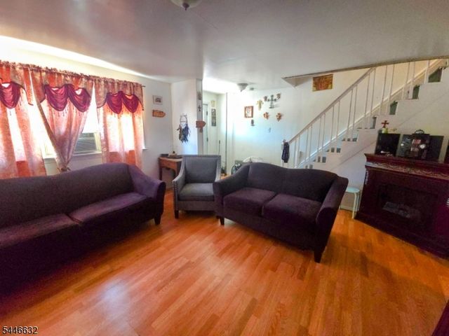 16 Crittenden St, Newark City, NJ 07104