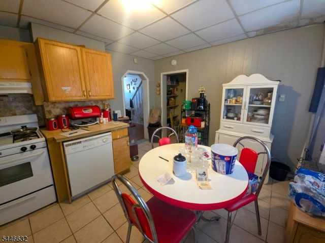 16 Crittenden St, Newark City, NJ 07104