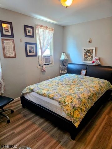 16 Crittenden St, Newark City, NJ 07104