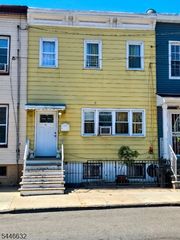 16 Crittenden St, Newark City, NJ 07104