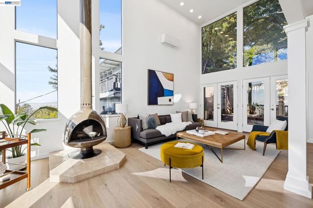 1085 STERLING AVE, Berkeley, CA 94708