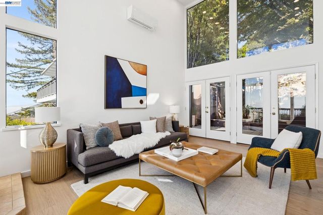 1085 STERLING AVE, Berkeley, CA 94708
