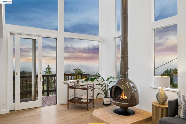 1085 STERLING AVE, Berkeley, CA 94708