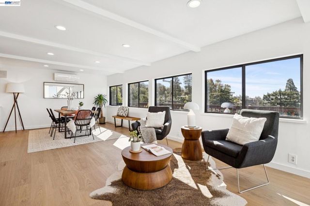1085 STERLING AVE, Berkeley, CA 94708