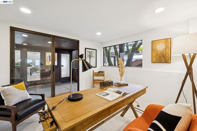 1085 STERLING AVE, Berkeley, CA 94708