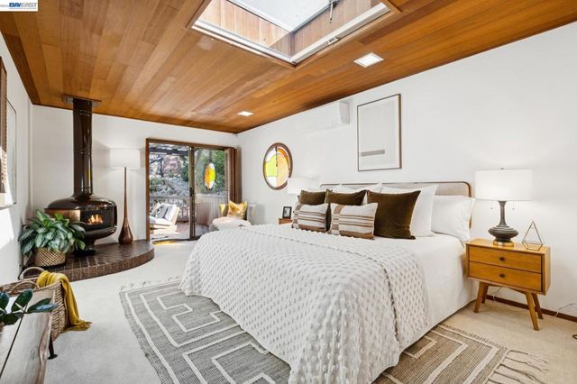 1085 STERLING AVE, Berkeley, CA 94708