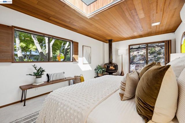 1085 STERLING AVE, Berkeley, CA 94708