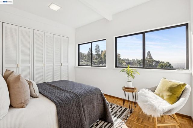 1085 STERLING AVE, Berkeley, CA 94708