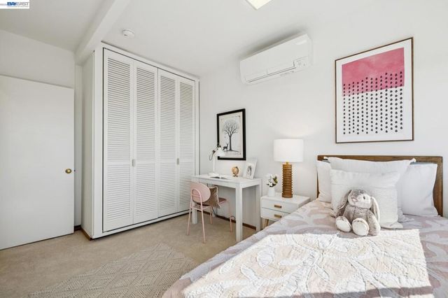 1085 STERLING AVE, Berkeley, CA 94708