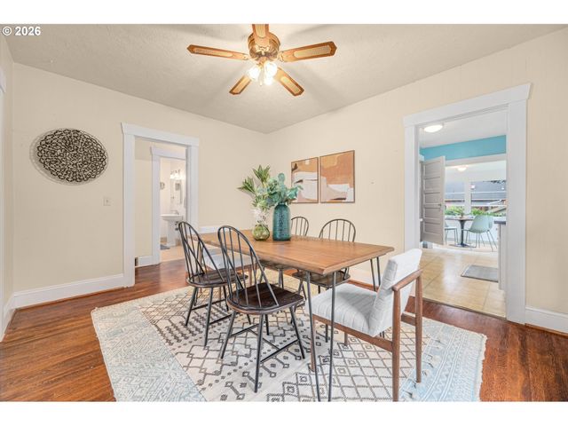 2611 Se 49TH Ave, Portland, OR 97206