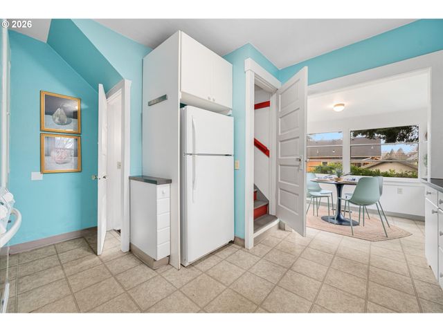 2611 Se 49TH Ave, Portland, OR 97206