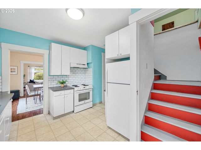 2611 Se 49TH Ave, Portland, OR 97206