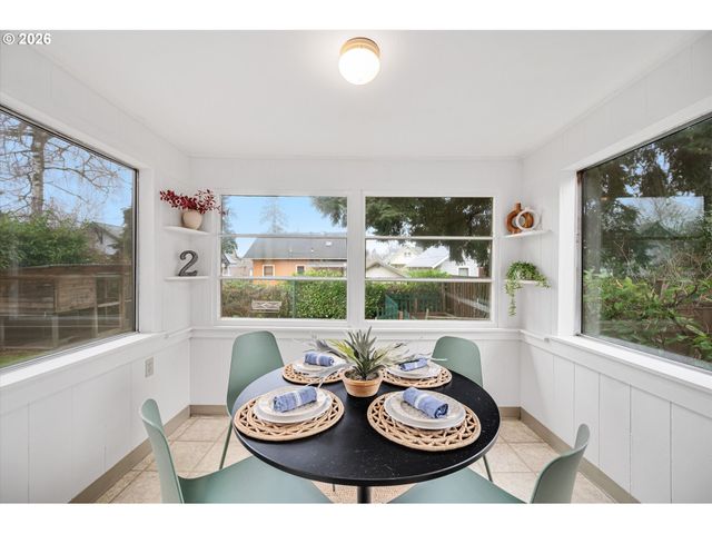 2611 Se 49TH Ave, Portland, OR 97206