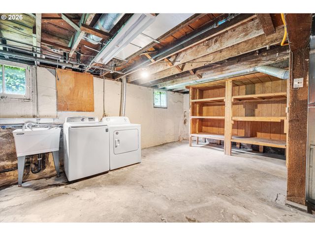 2611 Se 49TH Ave, Portland, OR 97206