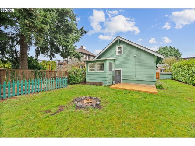 2611 Se 49TH Ave, Portland, OR 97206
