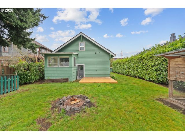 2611 Se 49TH Ave, Portland, OR 97206