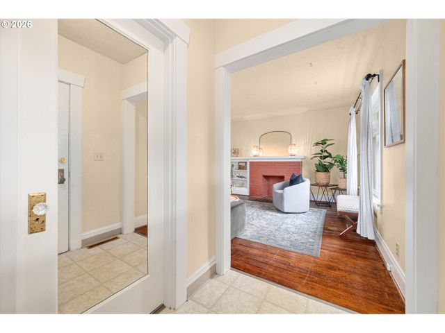 2611 Se 49TH Ave, Portland, OR 97206