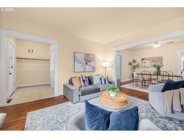 2611 Se 49TH Ave, Portland, OR 97206