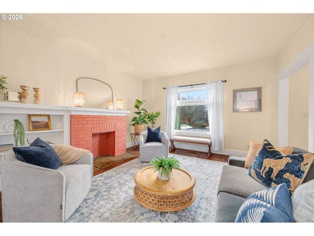 2611 Se 49TH Ave, Portland, OR 97206