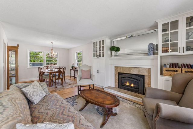 290 Ridgeview Drive E, Wayzata, MN 55391