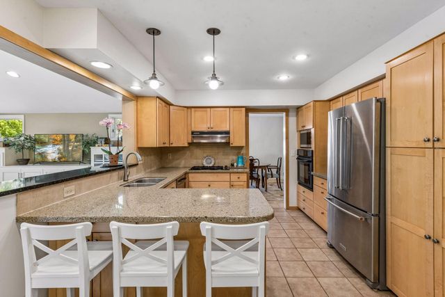 290 Ridgeview Drive E, Wayzata, MN 55391