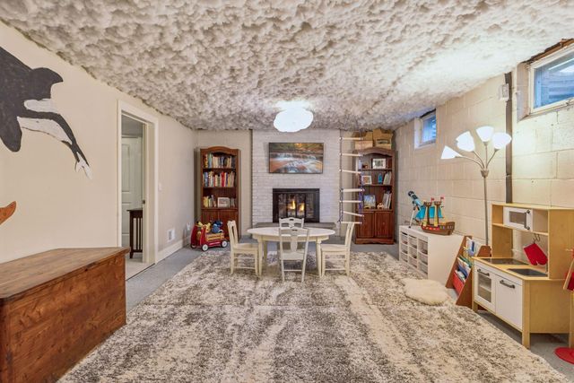 290 Ridgeview Drive E, Wayzata, MN 55391