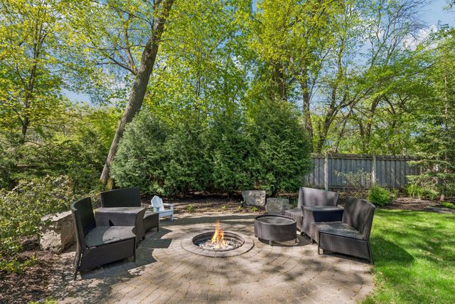 290 Ridgeview Drive E, Wayzata, MN 55391