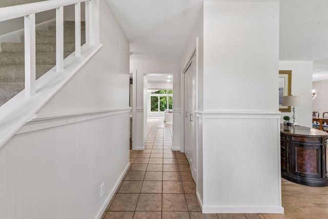290 Ridgeview Drive E, Wayzata, MN 55391