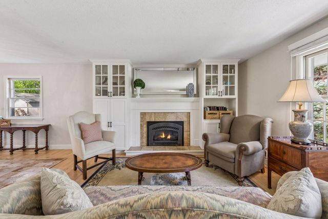 290 Ridgeview Drive E, Wayzata, MN 55391