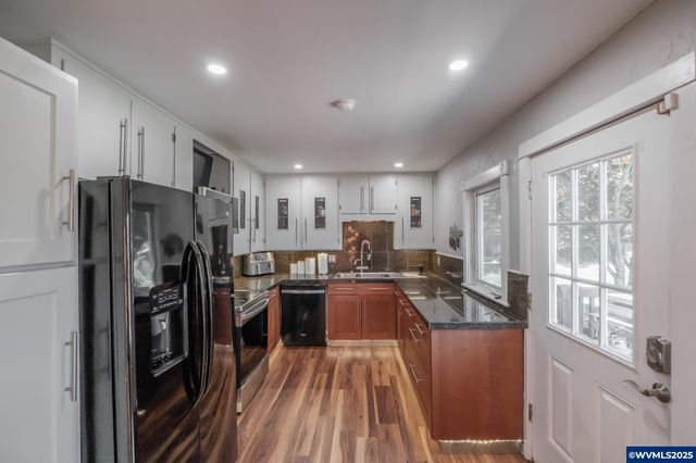 409 28th Av SE, Albany, OR 97322