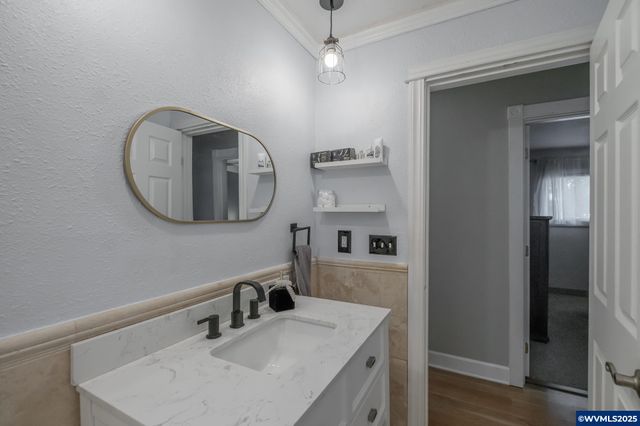 409 28th Av SE, Albany, OR 97322