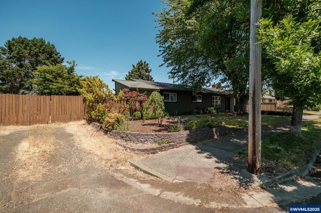 409 28th Av SE, Albany, OR 97322