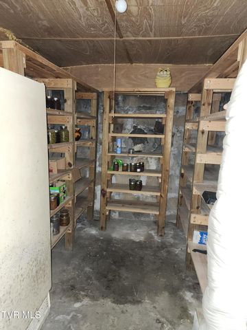 8506 Hickory Street, Pound, VA 24279