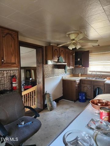 8506 Hickory Street, Pound, VA 24279