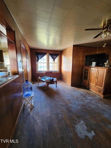 8506 Hickory Street, Pound, VA 24279