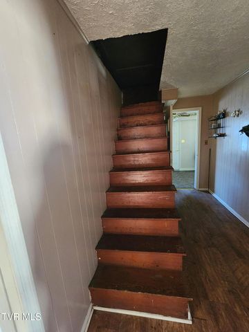 8506 Hickory Street, Pound, VA 24279